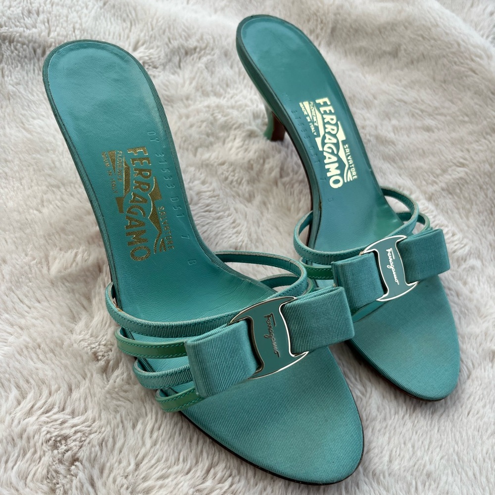 Salvatore Ferragamo Teal kitten heels